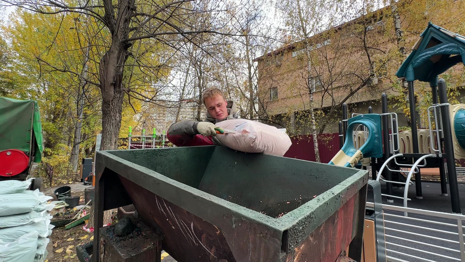 Реутов, вертикалки,детская площадка, качели, карусели, горки, скамейки, освещение,