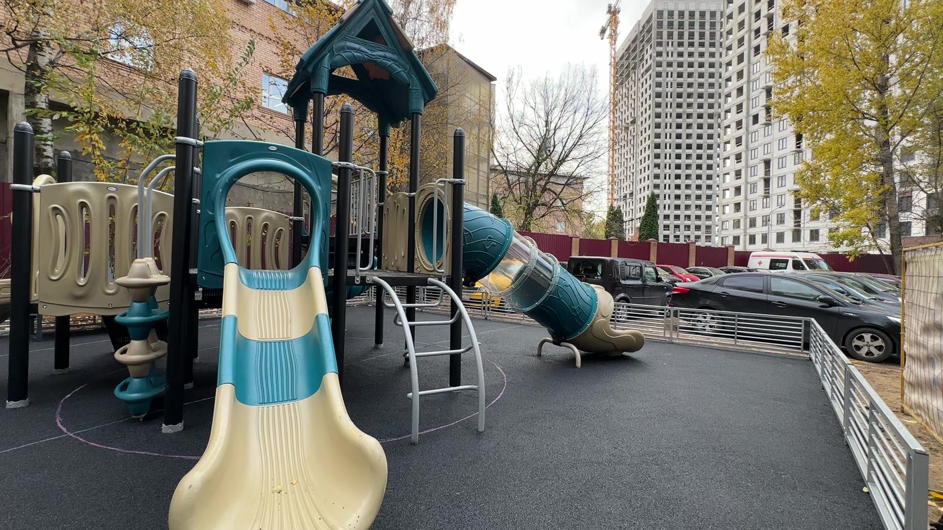 Реутов, вертикалки,детская площадка, качели, карусели, горки, скамейки, освещение,