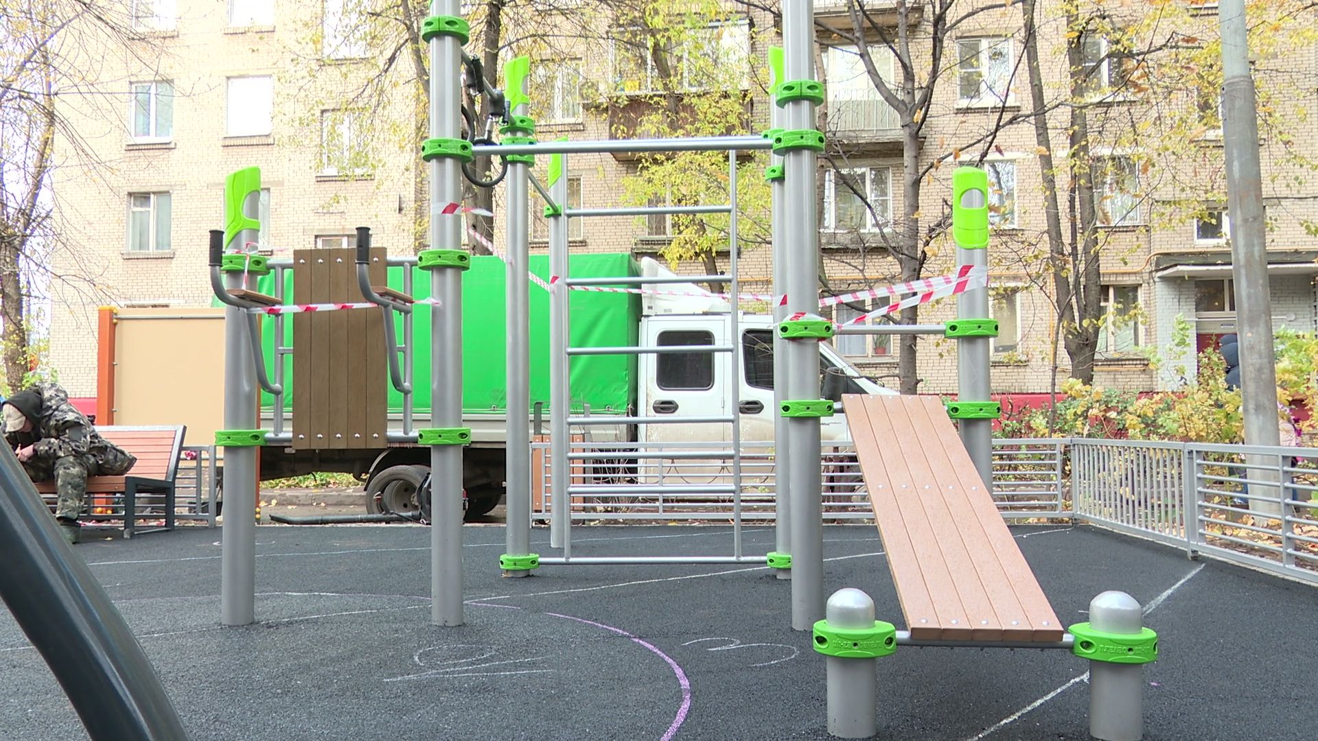 Реутов, вертикалки,детская площадка, качели, карусели, горки, скамейки, освещение,