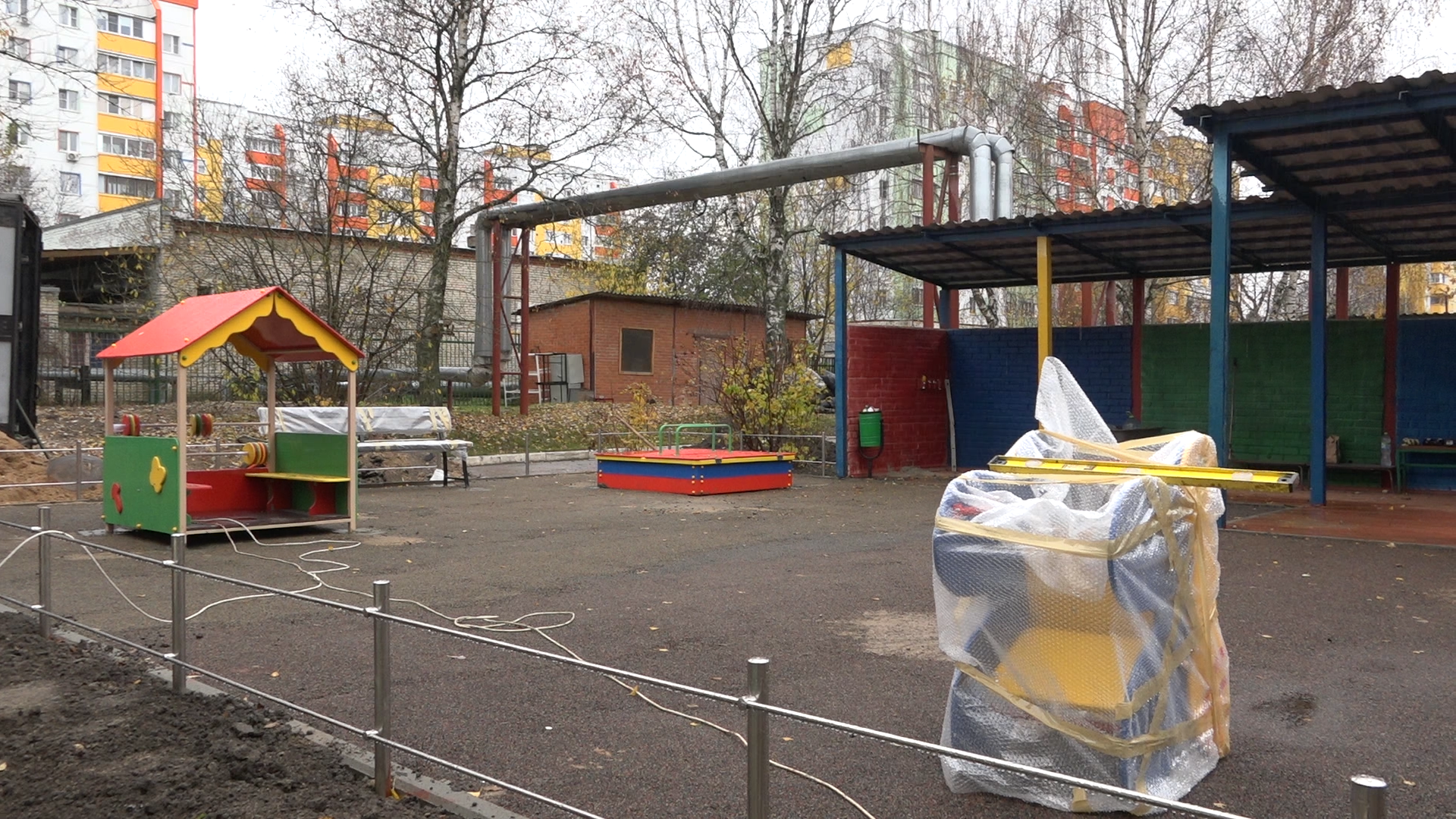 школа Попова Власиха, дошкольный корпус Поповки, Власиха школа Попова, благоустройство детской площадки, ясельная группа в Поповке,