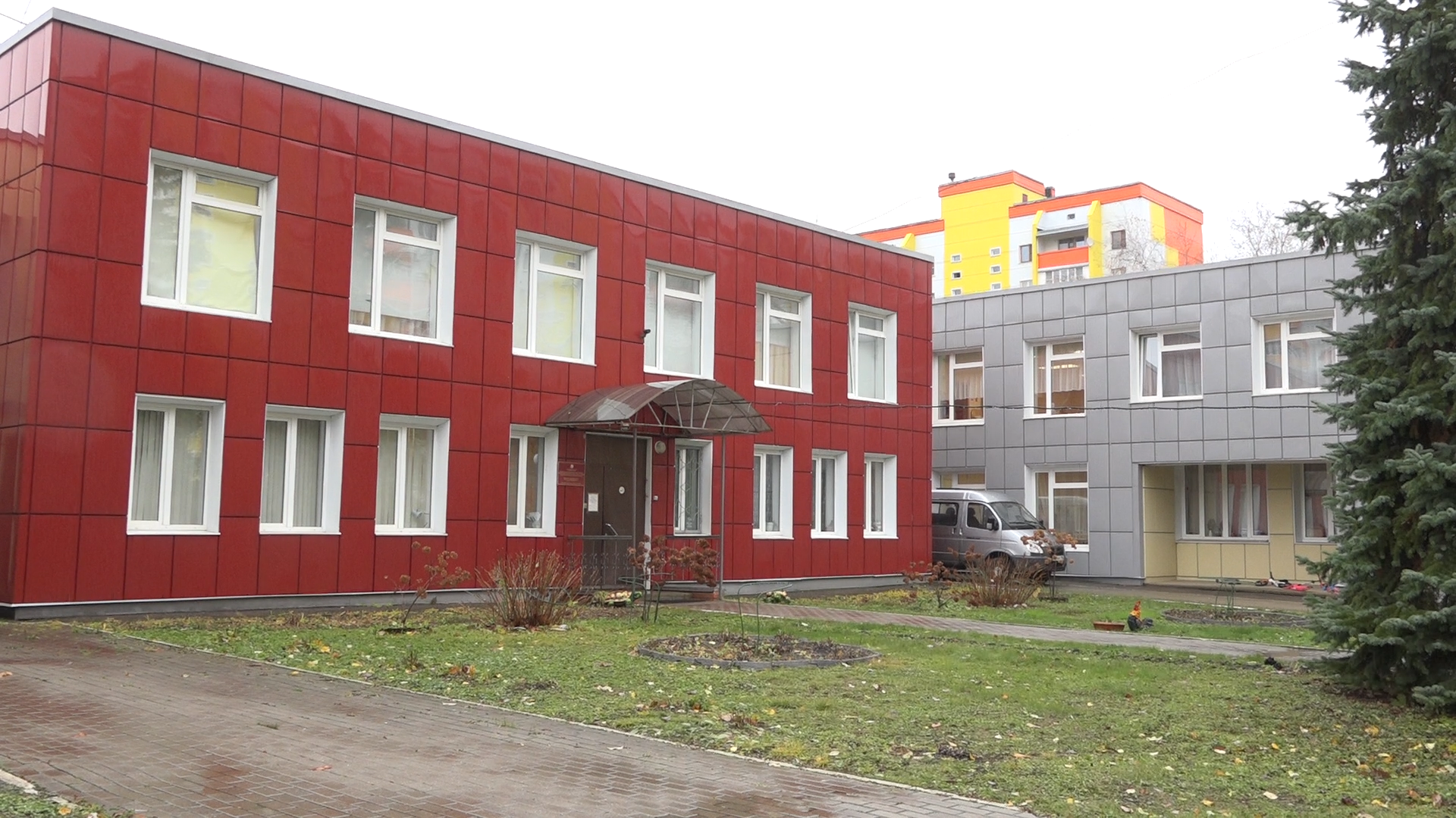 школа Попова Власиха, дошкольный корпус Поповки, Власиха школа Попова, благоустройство детской площадки, ясельная группа в Поповке,