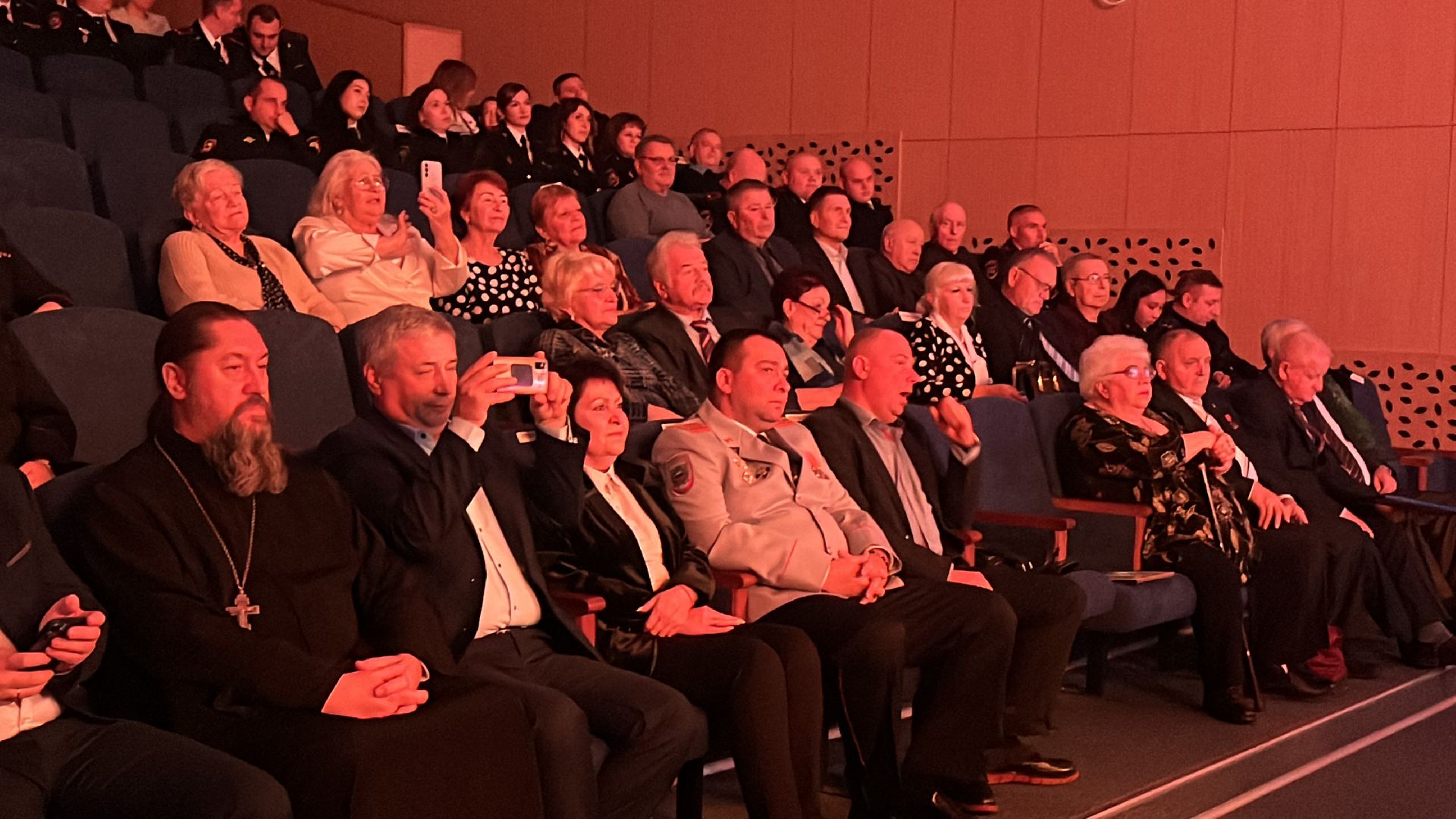 полицейские, полиция, день сотрудников мвд, концерт,