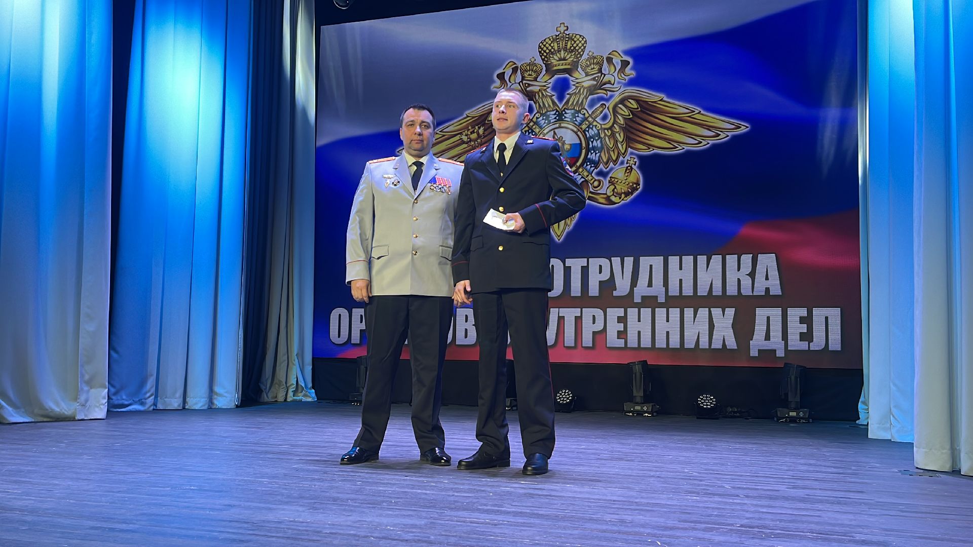 полицейские, полиция, день сотрудников мвд, концерт,