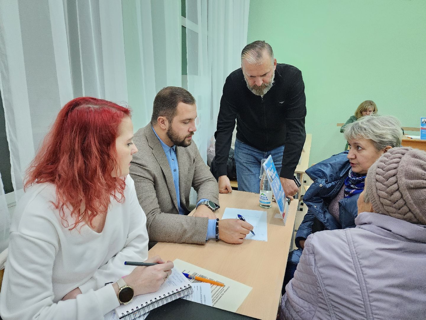 Чехов, деревня Крюково, выездная администрация, встреча с жителями, обращения граждан, освещение, ремонт моста, автобусное сообщение, глава округа михаил собакин,