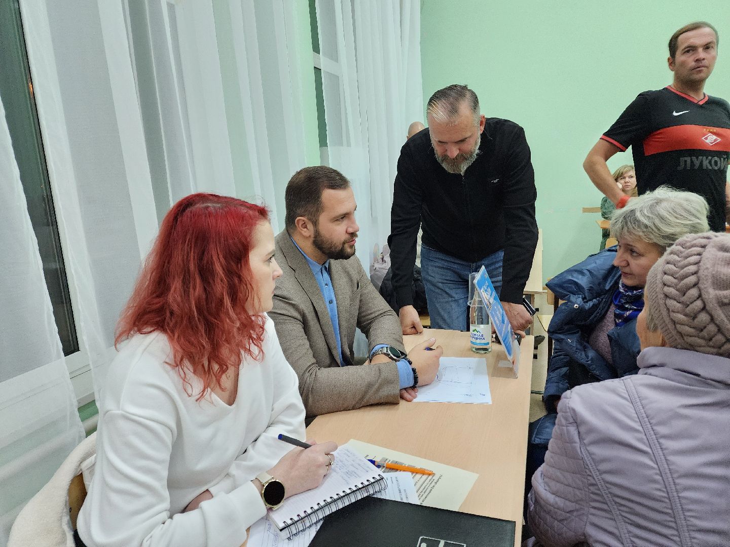 Чехов, деревня Крюково, выездная администрация, встреча с жителями, обращения граждан, освещение, ремонт моста, автобусное сообщение, глава округа михаил собакин,