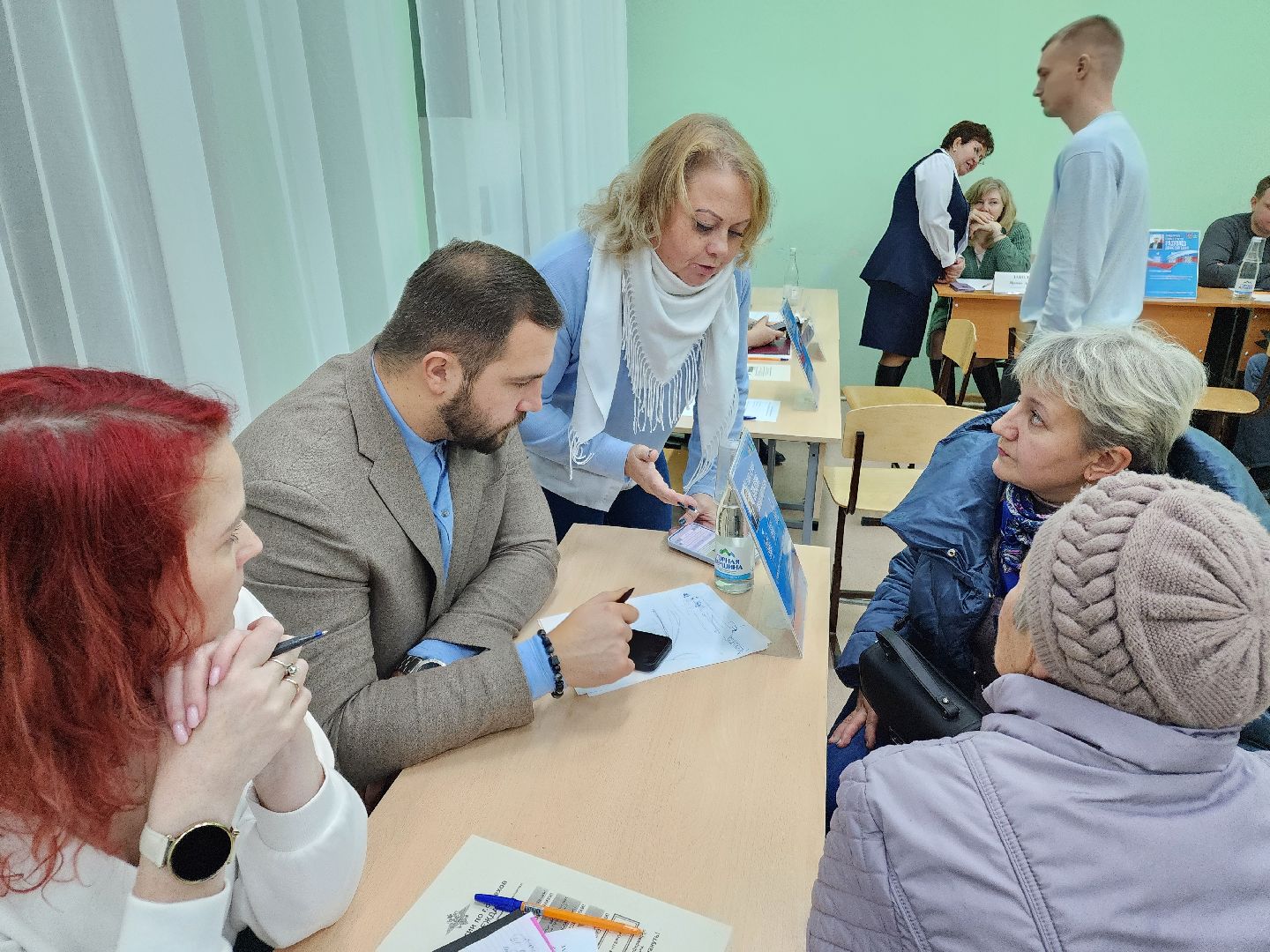 Чехов, деревня Крюково, выездная администрация, встреча с жителями, обращения граждан, освещение, ремонт моста, автобусное сообщение, глава округа михаил собакин,