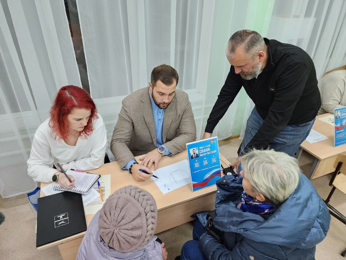 Чехов, деревня Крюково, выездная администрация, встреча с жителями, обращения граждан, освещение, ремонт моста, автобусное сообщение, глава округа михаил собакин,