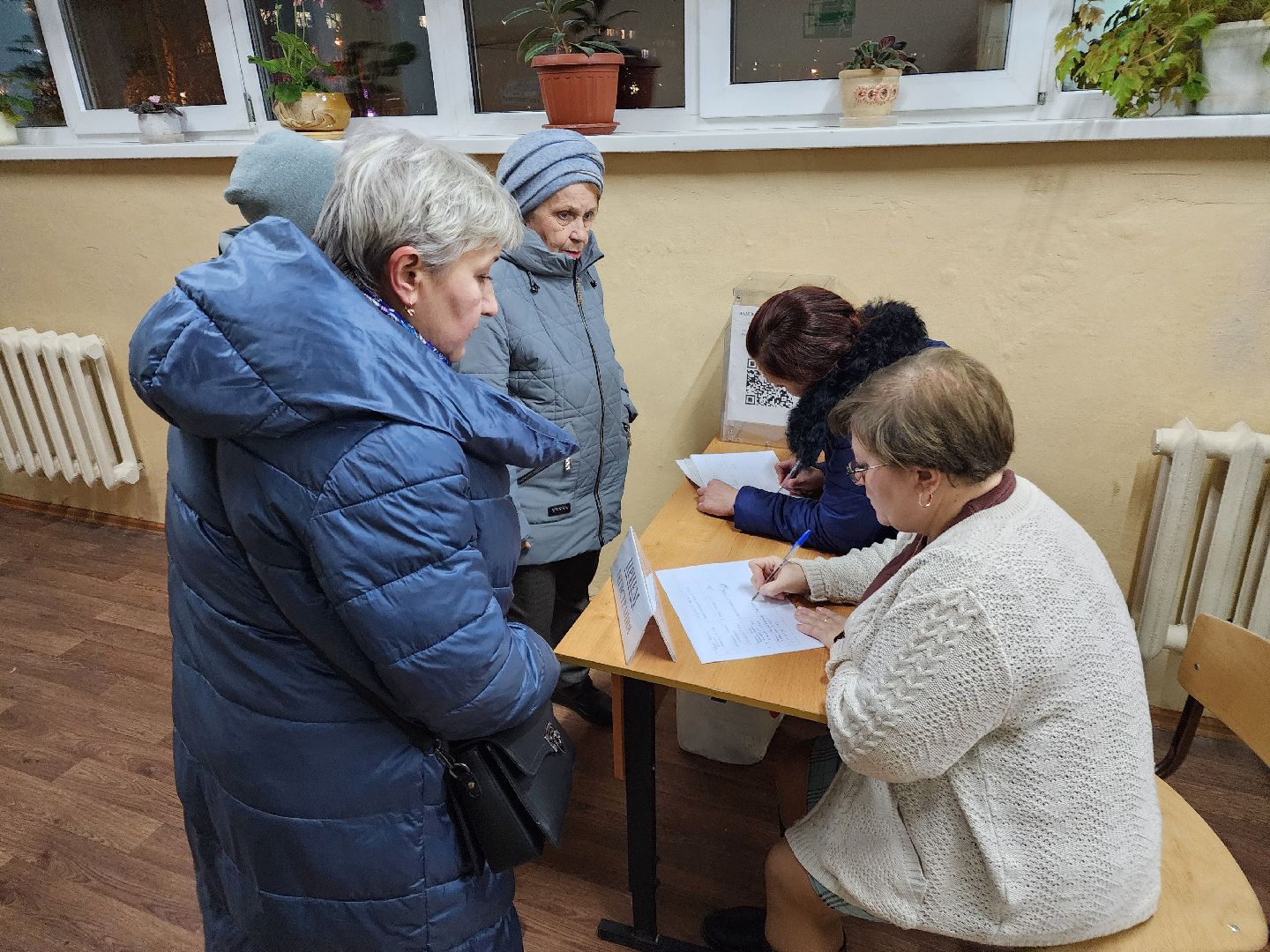Чехов, деревня Крюково, выездная администрация, встреча с жителями, обращения граждан, освещение, ремонт моста, автобусное сообщение, глава округа михаил собакин,
