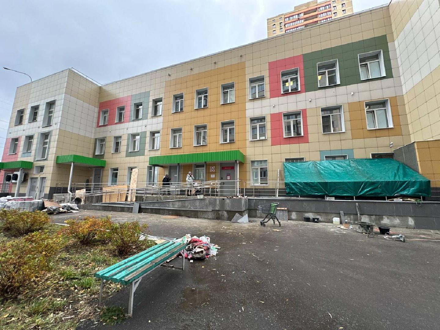 Реутов, вертикалки, ремонт фасада, медицина, строительство, детская поликлиника,