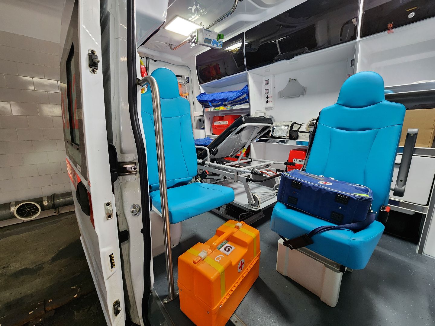 Чехов, подстанция скорой помощи, новые машины, автомобили Газель, оборудование, пополнение автопарка, региональная программа Здравоохранение, губернатор московской области, вертикалки,