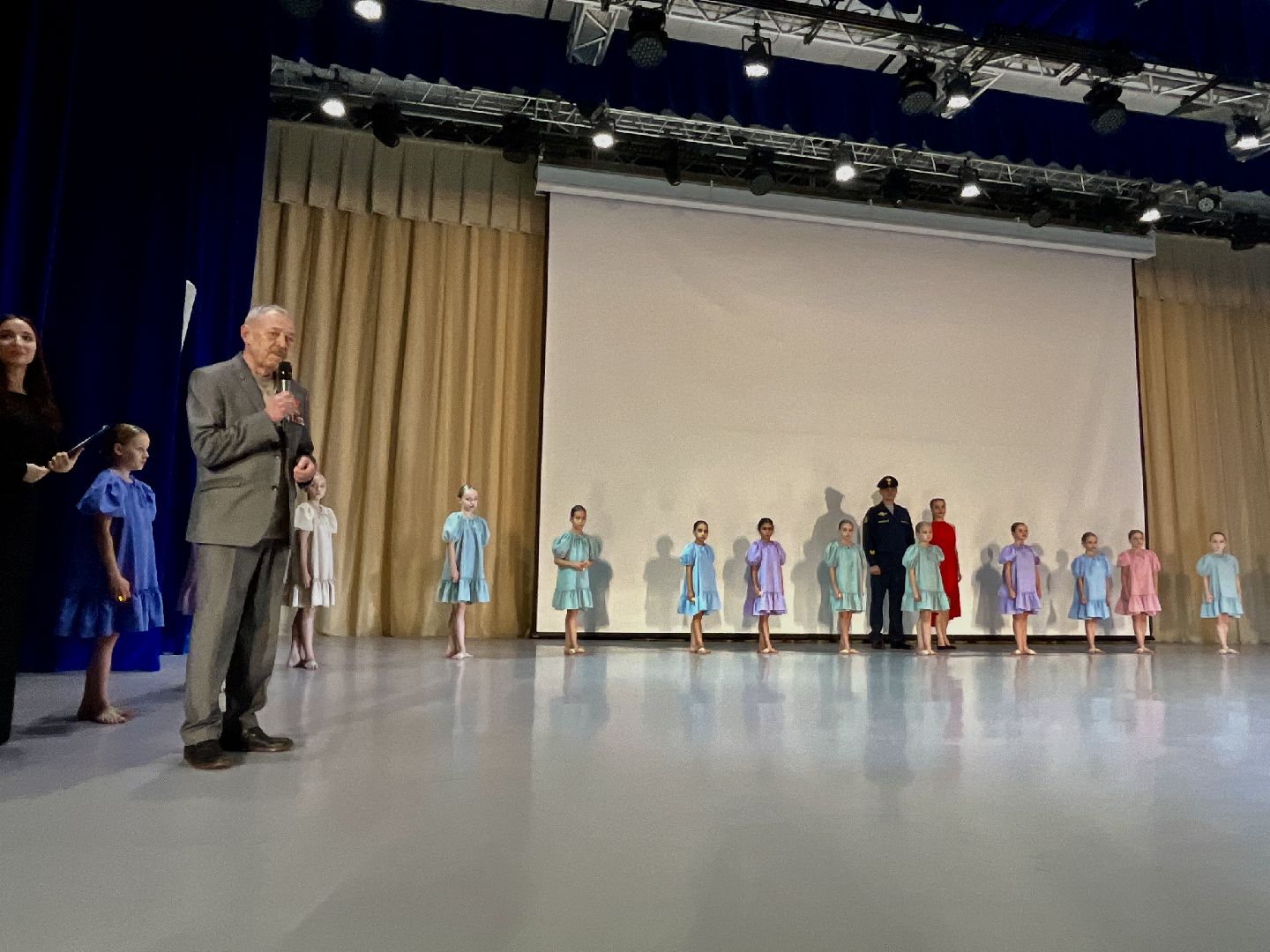 сво выставка, стипендия губернатора, хореографическая школа имени ирины зайцевой, наро-фоминск, памяти бойцов сво,вертикальное видео, вертикалка,