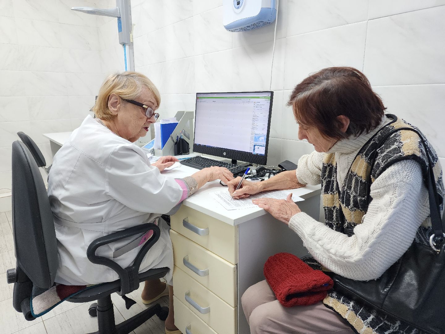 Чехов, чеховская больница, взрослая поликлиника, диспансеризация, профилактический осмотр, запись на прием, медицинские услуги, исследования, анализы, проверка здоровья,