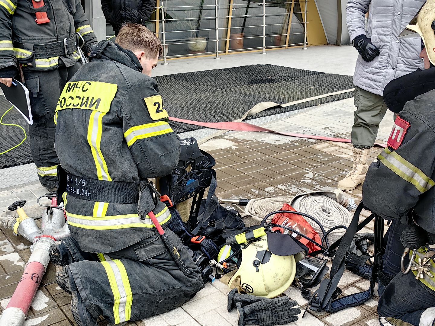 пожар, спасатели, мчс, ликвидация пожара, отряд, техника,