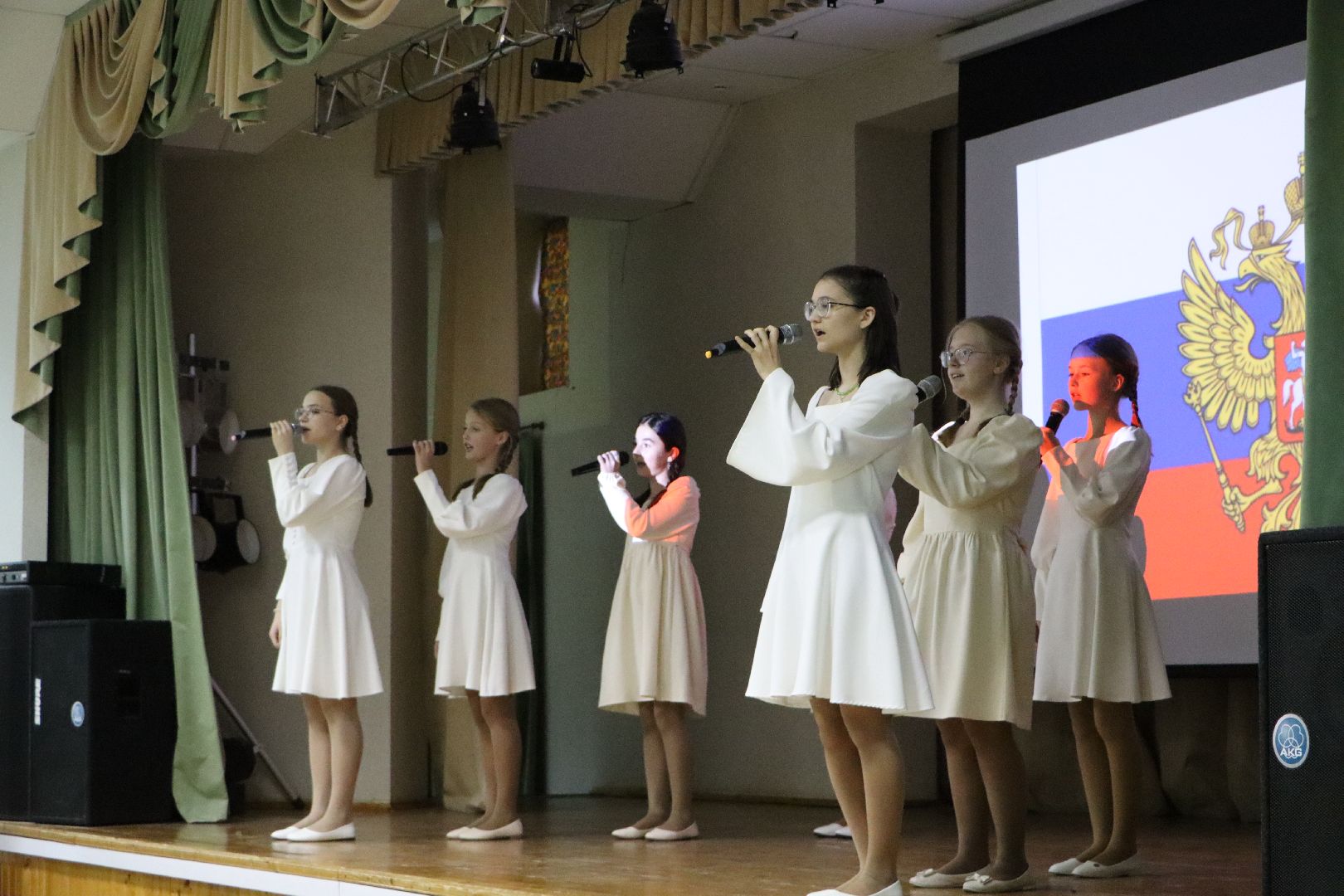 Серебряные Пруды, Даижение Первых, вручение паспортов, юные граждане РФ, школа чуйкова, вертикалки,