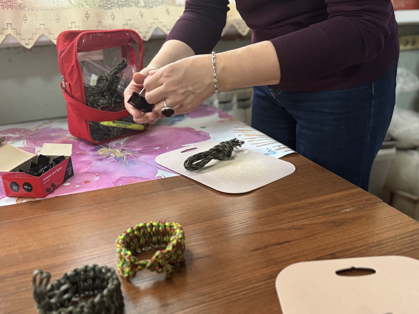 волонтерская деятельность, помощь, сво, тактические браслеты,волонтёры, сухпайки