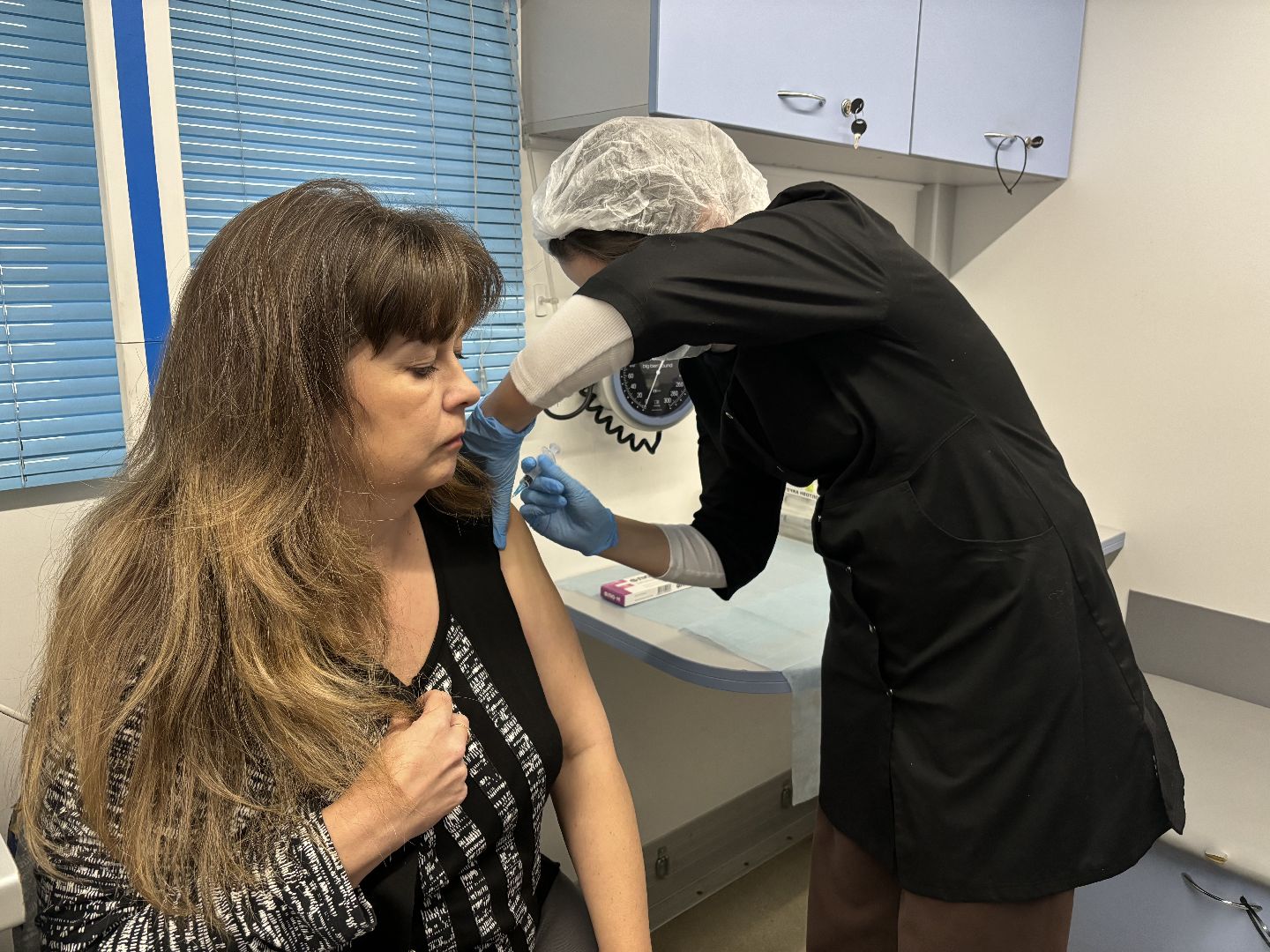 вакцинация, мобильные пункты вакцинации, мфц,