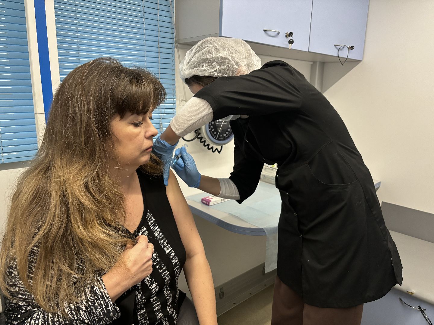 вакцинация, мобильные пункты вакцинации, мфц,