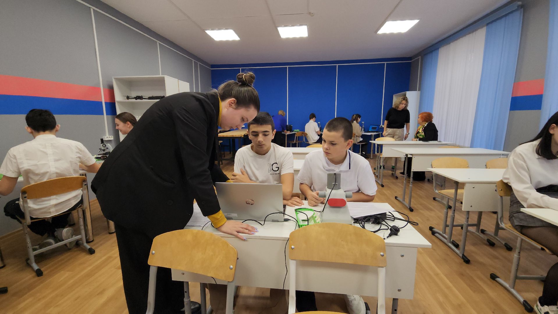 вертикалки, пушкино, школа, образовательный центр, цифровые технологии, точка роста, учителя, школьники,биология,