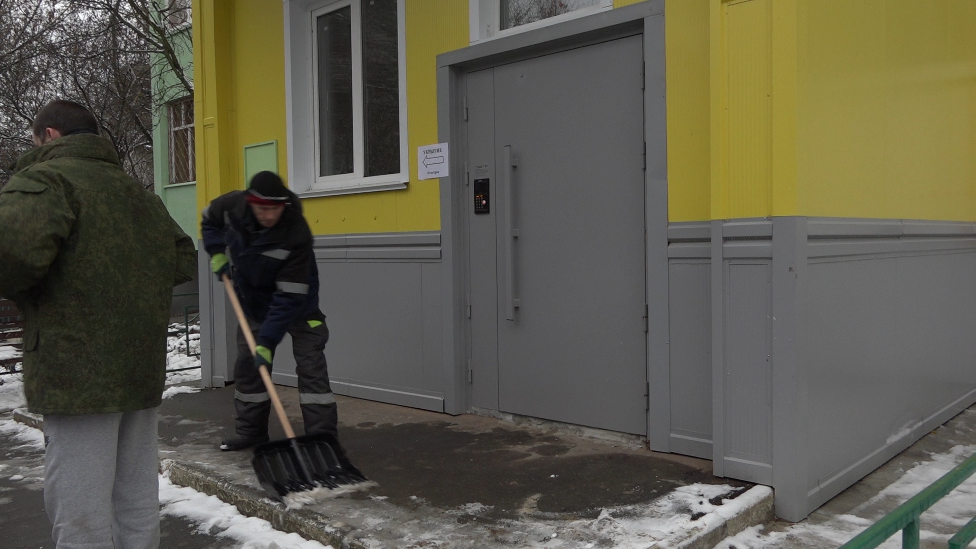 уборка улиц города, власиха уборку улиц, первый снегопад, власиха жкх, заозерный власиха,вертикалки, вертикальное видео,