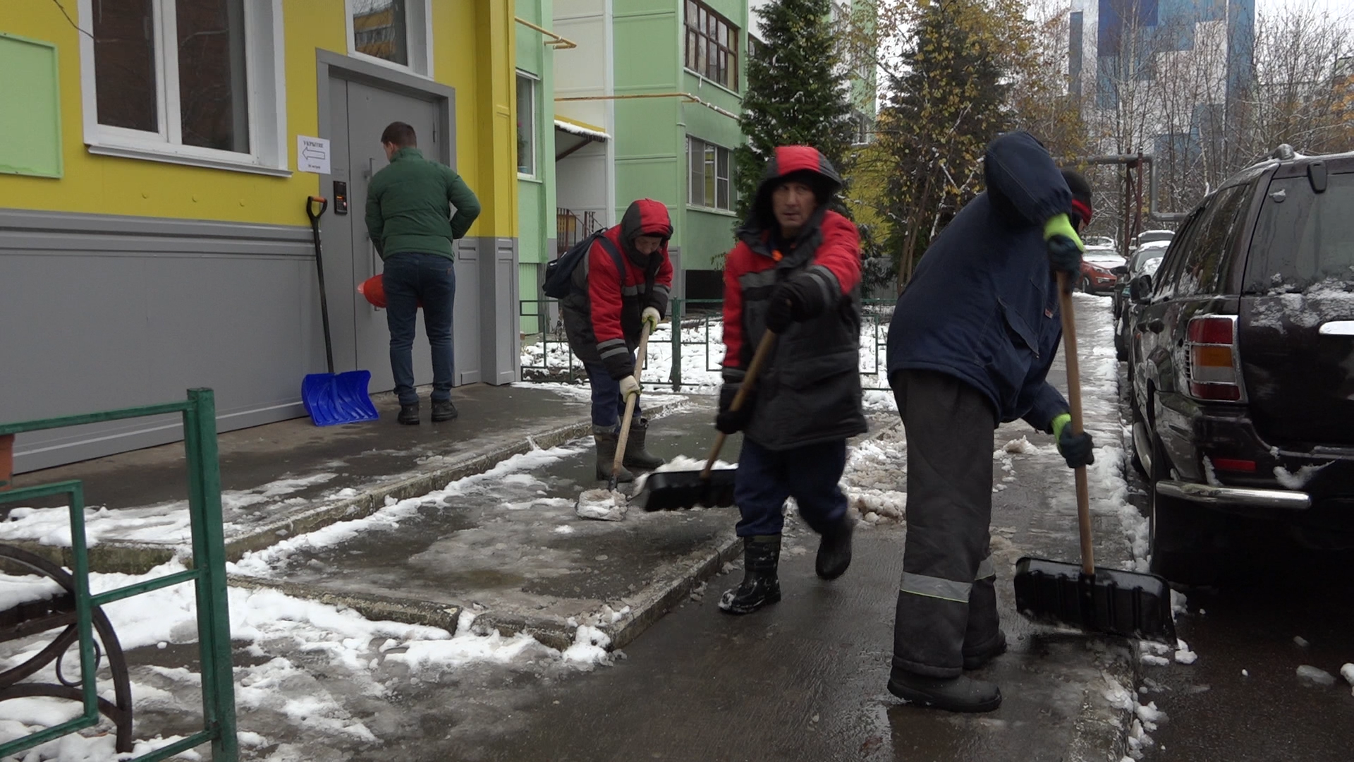 уборка улиц города, власиха уборку улиц, первый снегопад, власиха жкх, заозерный власиха,вертикалки, вертикальное видео,