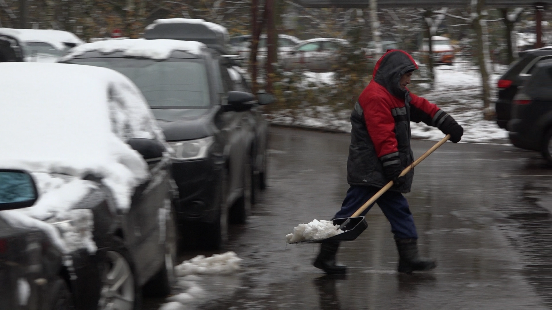 уборка улиц города, власиха уборку улиц, первый снегопад, власиха жкх, заозерный власиха,вертикалки, вертикальное видео,