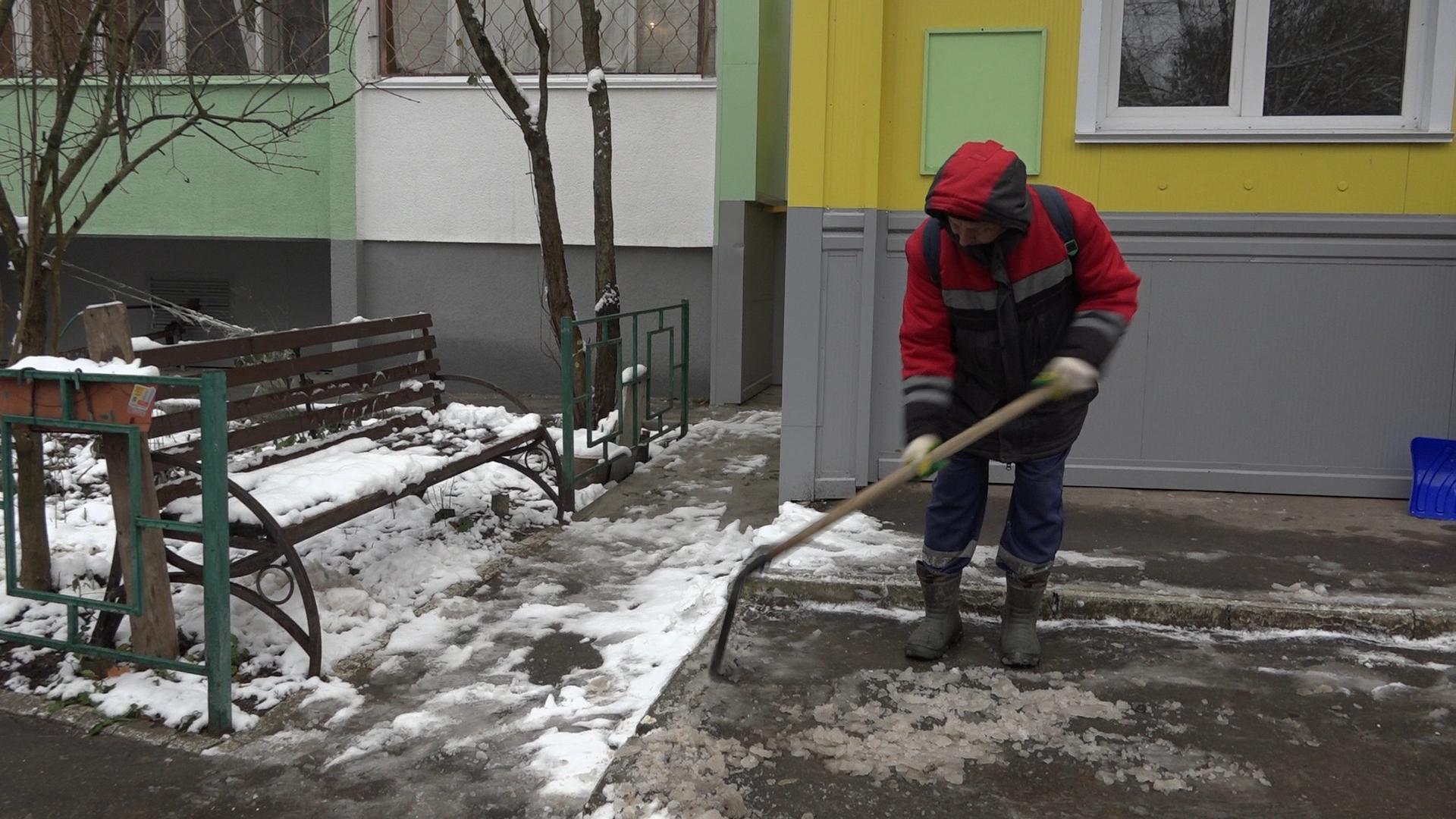 уборка улиц города, власиха уборку улиц, первый снегопад, власиха жкх, заозерный власиха,вертикалки, вертикальное видео,