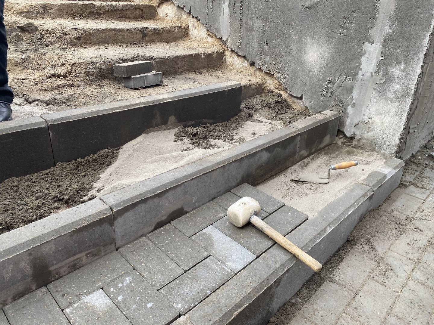 Тротуар, Ремонт, детская поликлиника, Ремонт крыши, вертикалки,