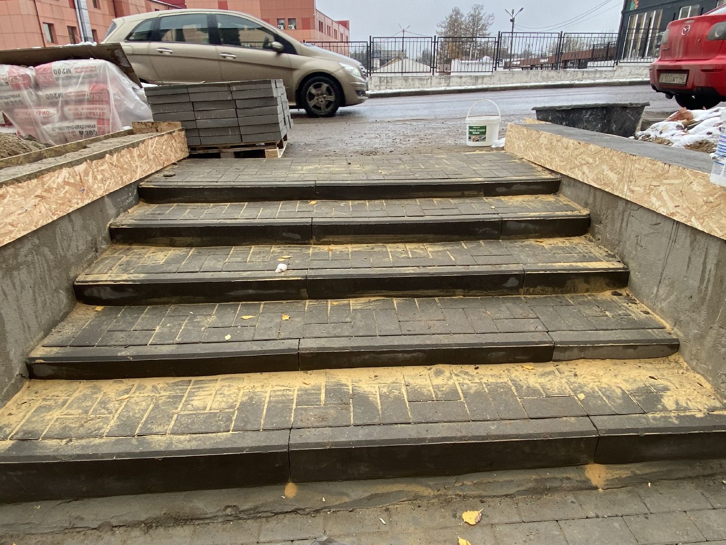 Тротуар, Ремонт, детская поликлиника, Ремонт крыши, вертикалки,