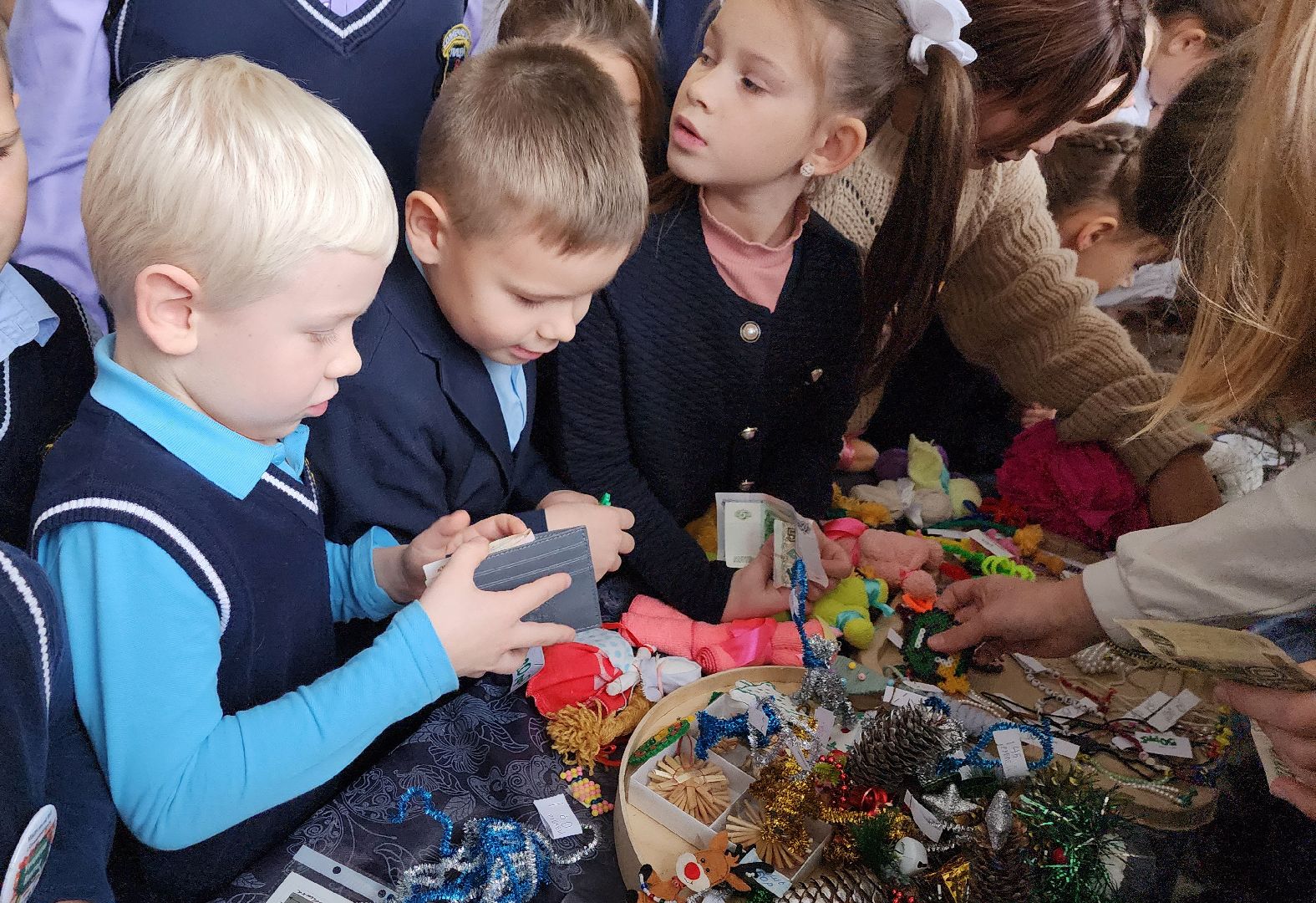 Солнечногорск, вертикалки, лицей 8, благотворительность, благотворительная ярмарка,