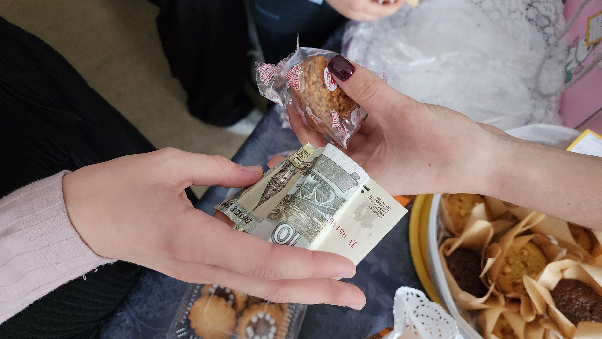 Солнечногорск, вертикалки, лицей 8, благотворительность, благотворительная ярмарка,