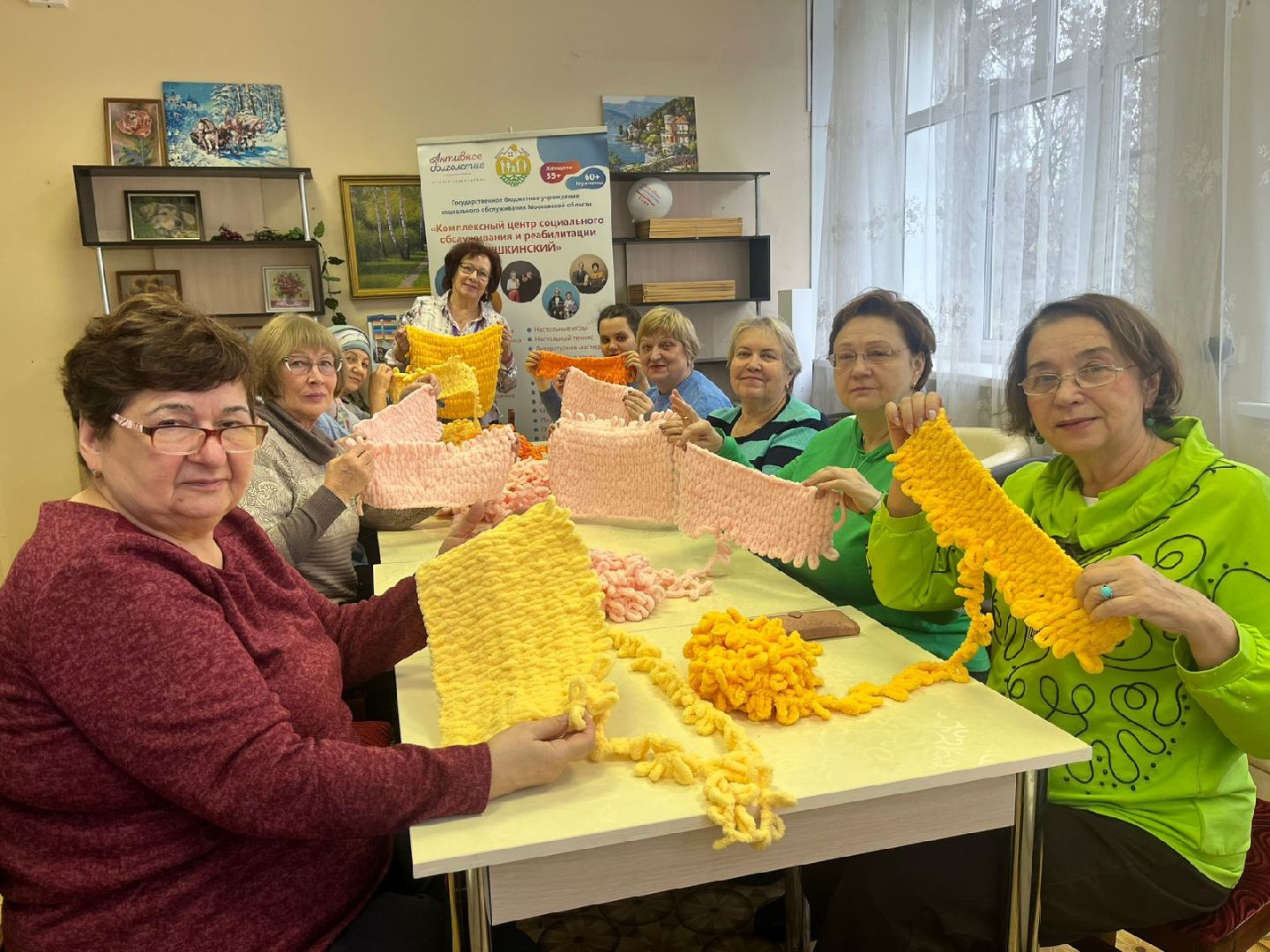 вертикалки, центр социального обслуживания, недоношенные дети, младенцы, перинатальный центр, помощь детям, вязание для недоношенных,