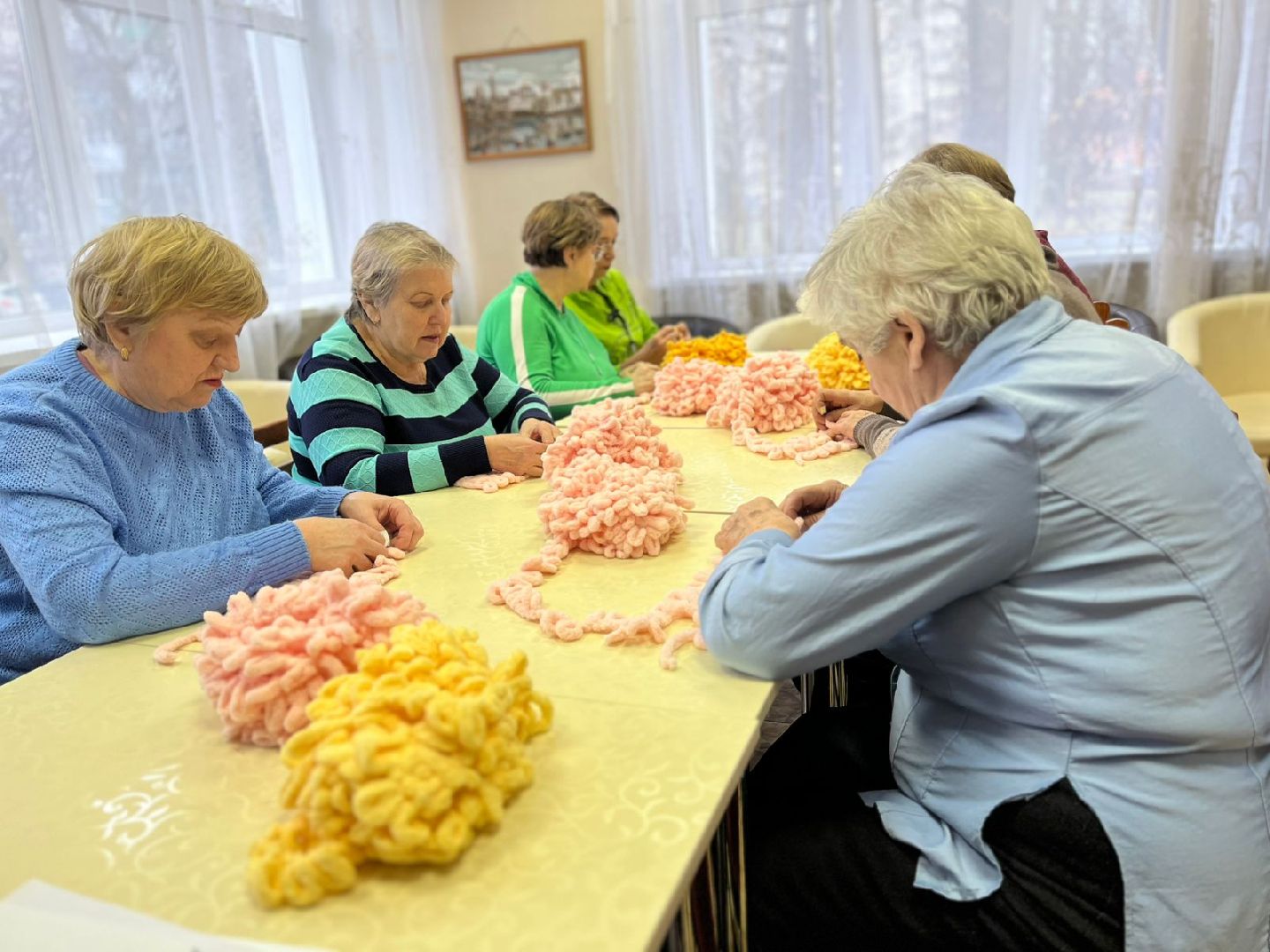 вертикалки, центр социального обслуживания, недоношенные дети, младенцы, перинатальный центр, помощь детям, вязание для недоношенных,