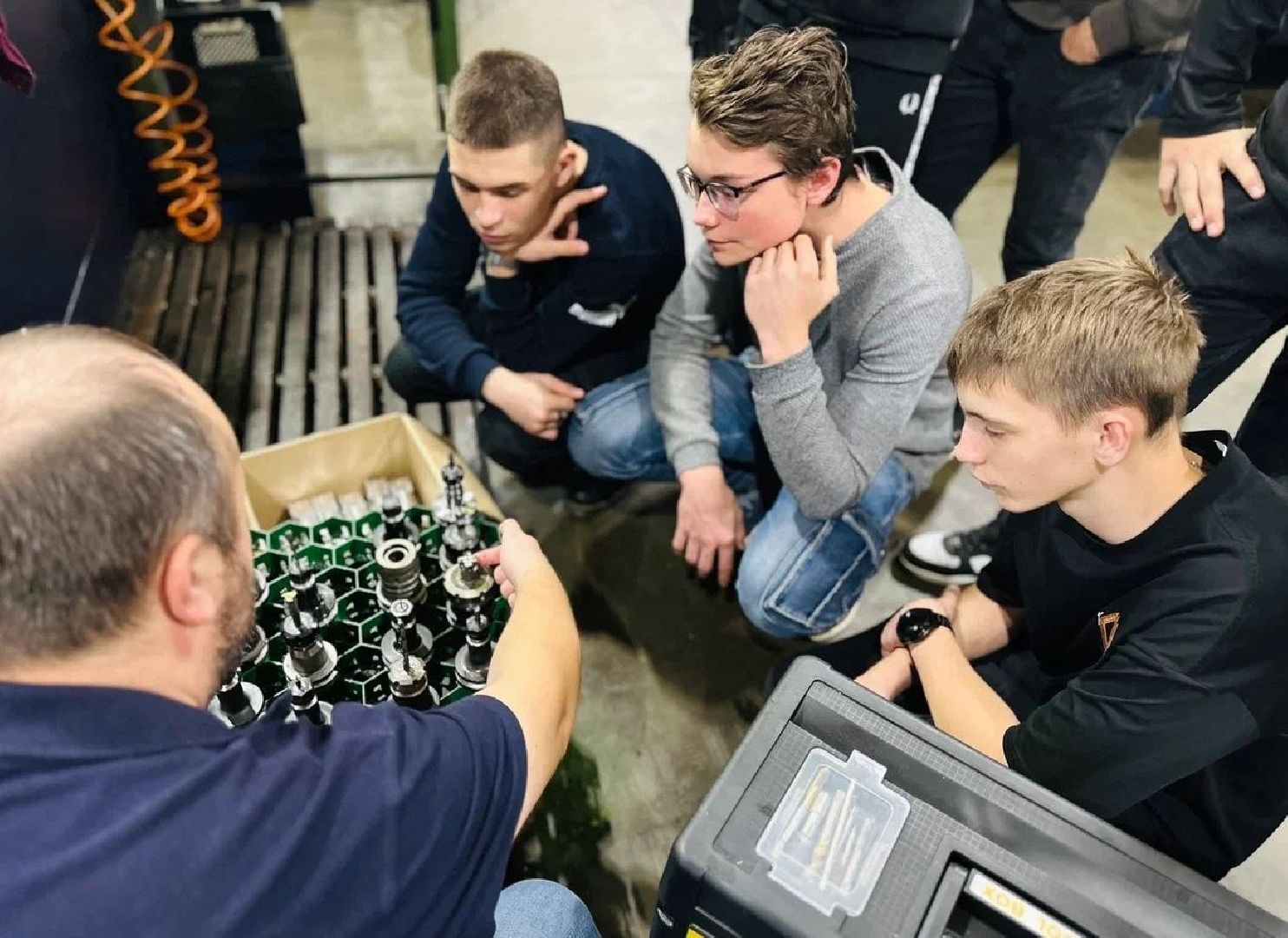 метиз, производство, протез, экскурсия, обучение, специалист,вертикалки