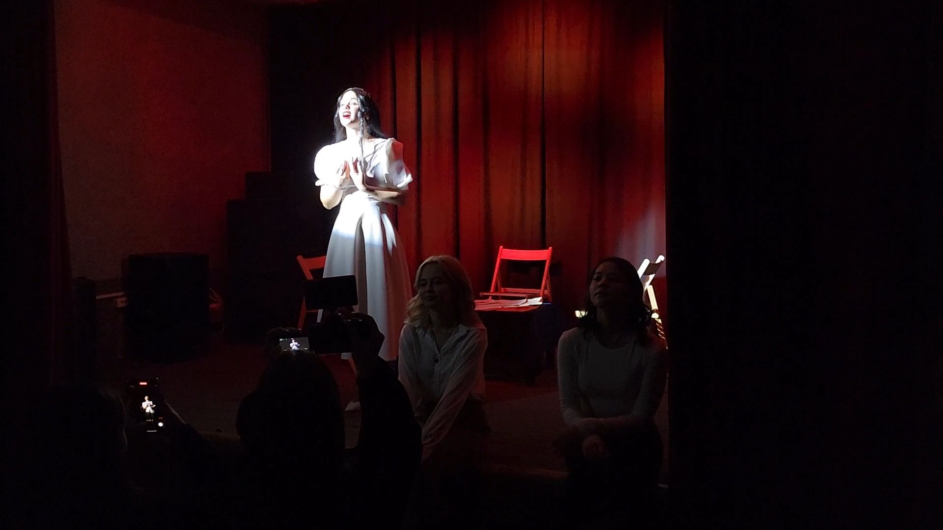 Бронницы, Литературный клуб Свет, Молодежный центр алиби, Премьера спектакля поэтессы, Молодежь Бронниц,