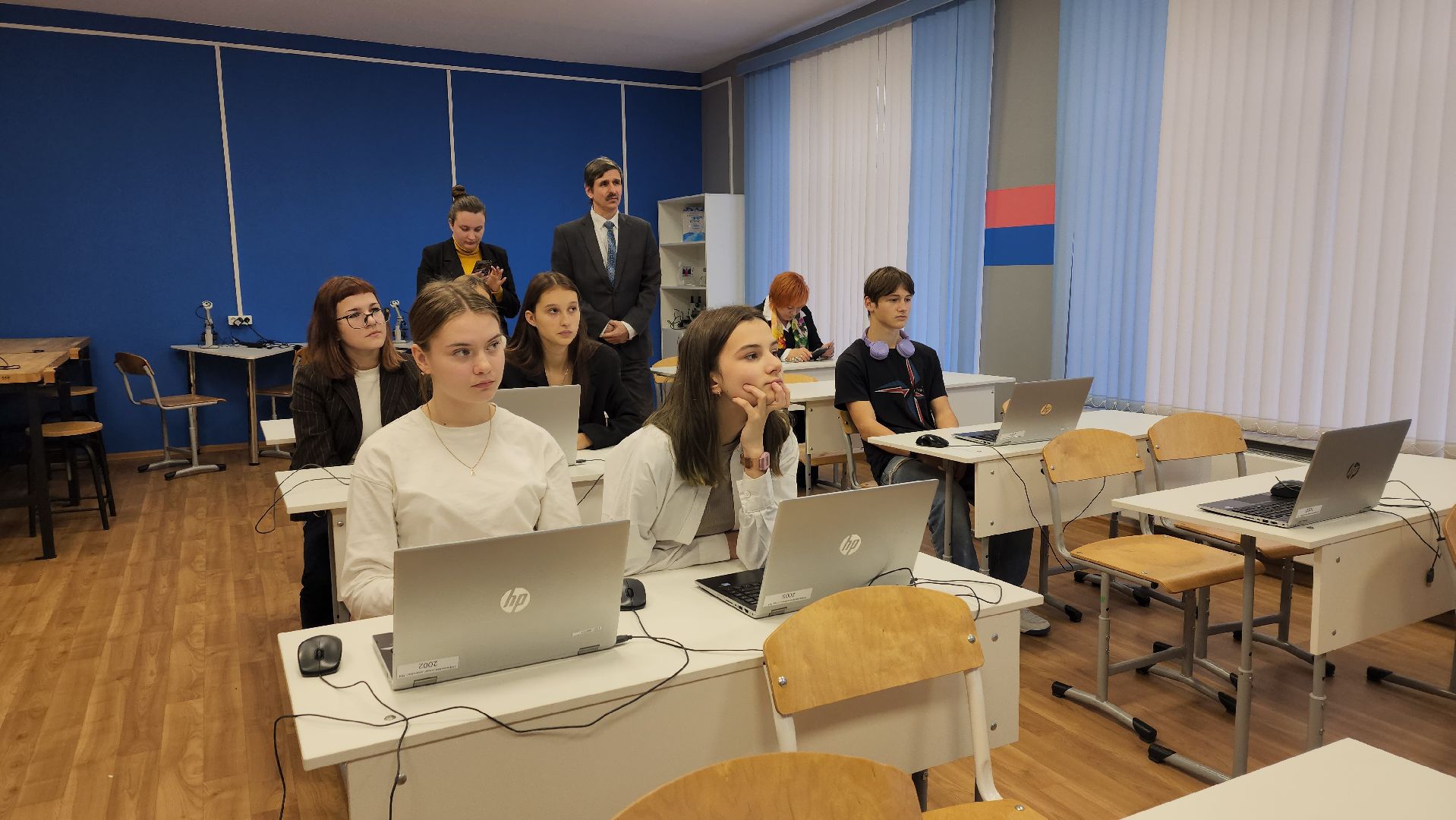 вертикалки, поселок, образовательный центр, цифровое образование, цифровые технологии, точка роста, школьники, принтер, моделирование, виртуальная реальность,