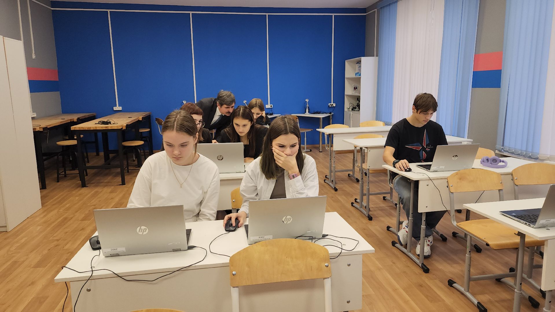 вертикалки, поселок, образовательный центр, цифровое образование, цифровые технологии, точка роста, школьники, принтер, моделирование, виртуальная реальность,