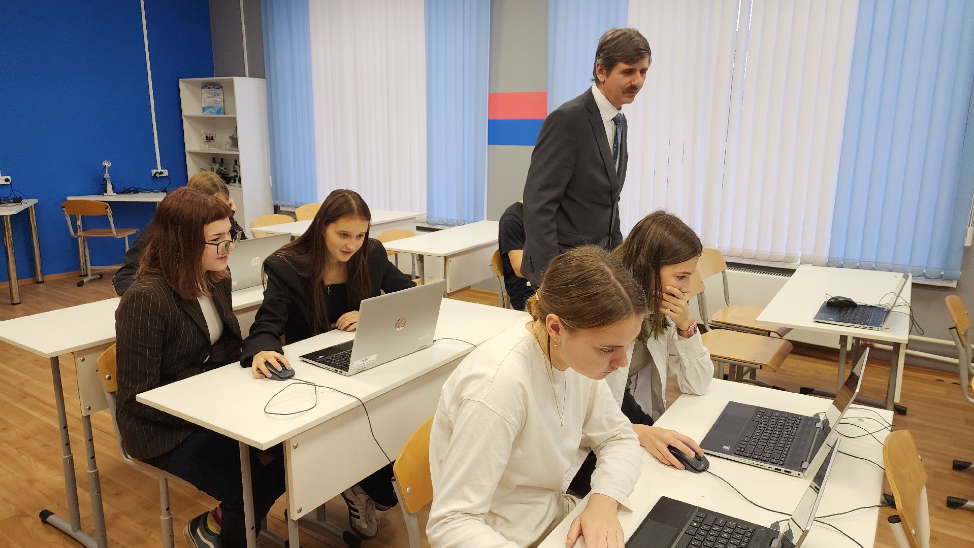 вертикалки, поселок, образовательный центр, цифровое образование, цифровые технологии, точка роста, школьники, принтер, моделирование, виртуальная реальность,