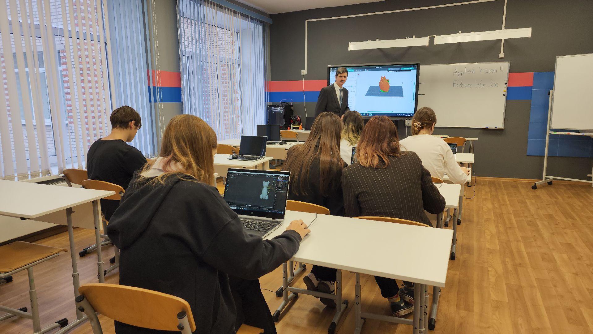 вертикалки, поселок, образовательный центр, цифровое образование, цифровые технологии, точка роста, школьники, принтер, моделирование, виртуальная реальность,