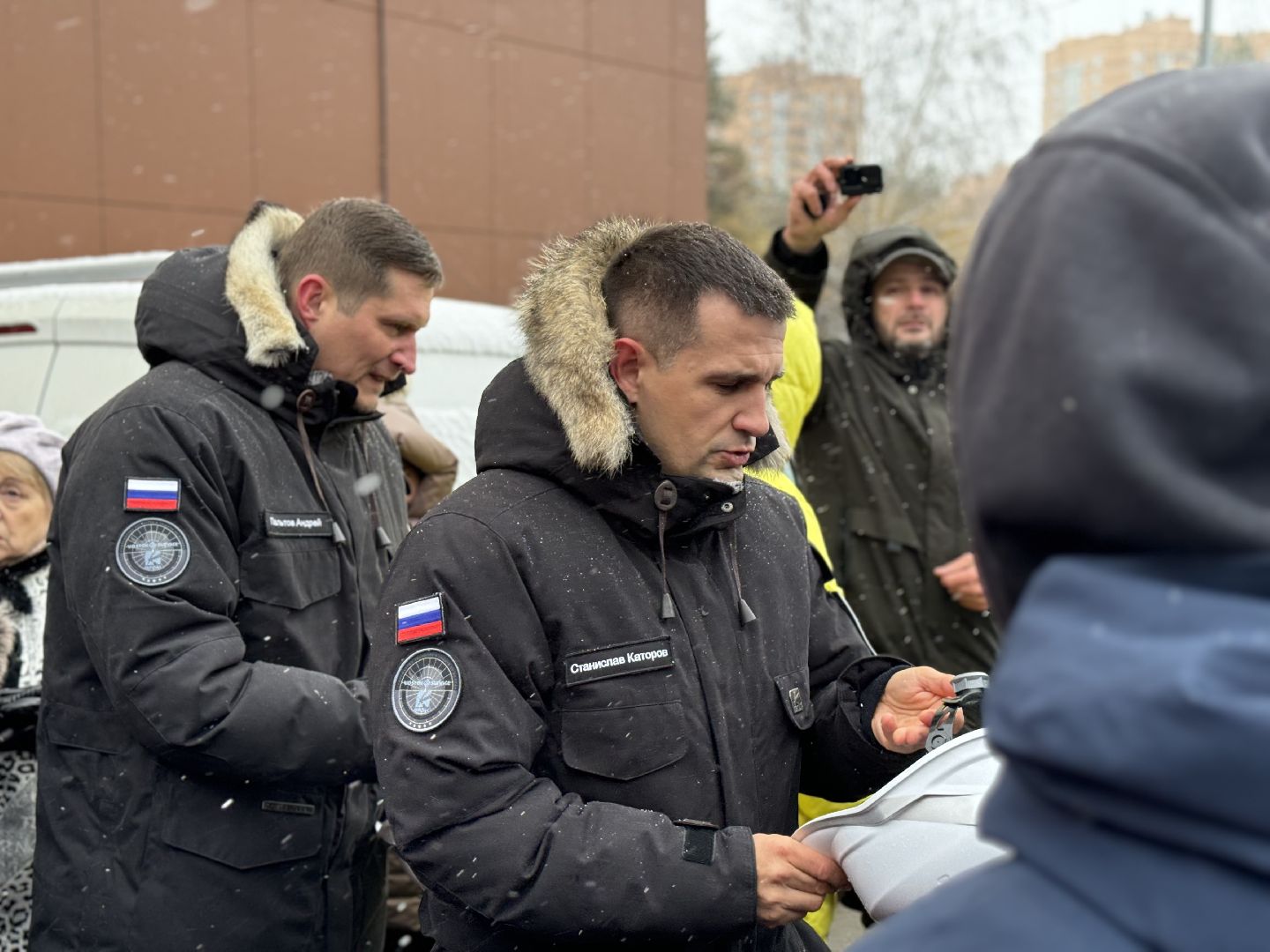 вертикалки, ремонт фасада дома, жк зеленые аллеи, устранение дефектов, Компания Самолет, глава муниципалитета,