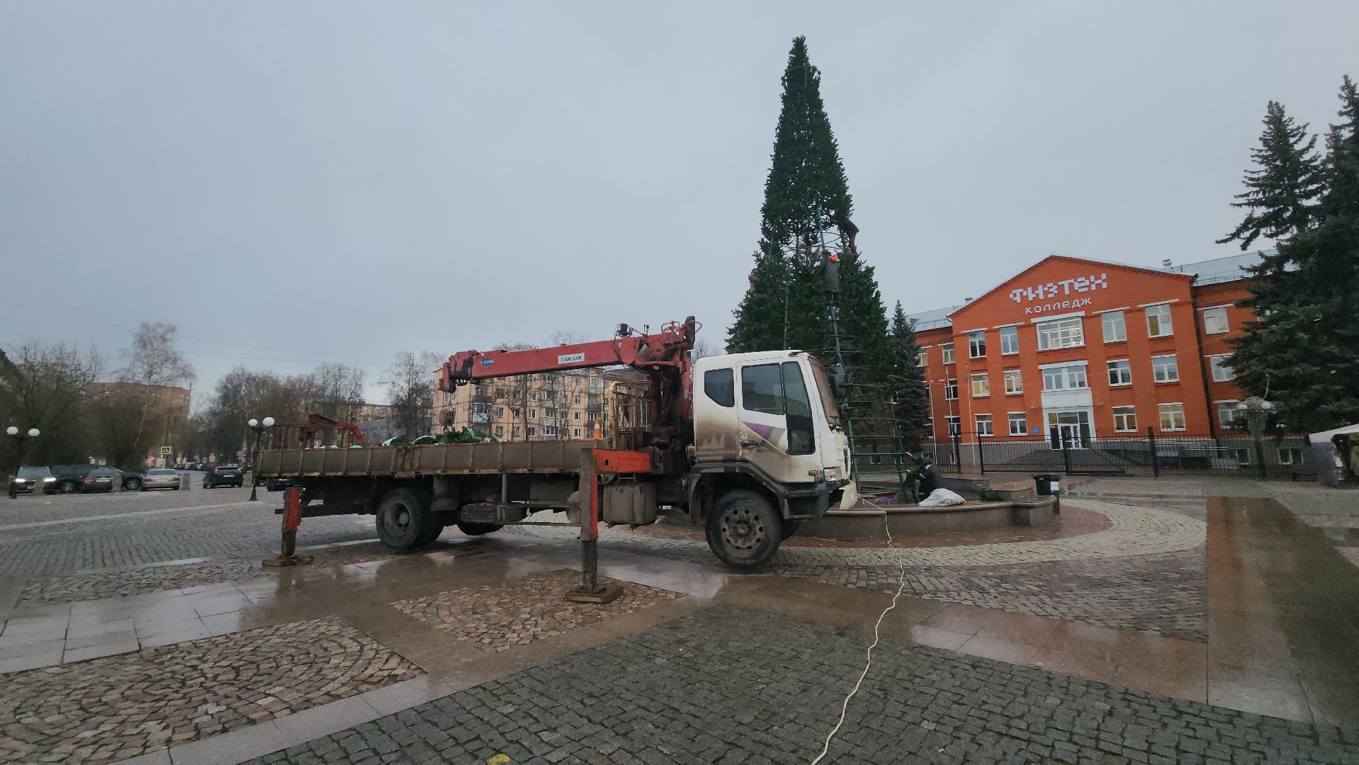 долгопрудный, площадь собина, новогодняя ель, вертикалки,