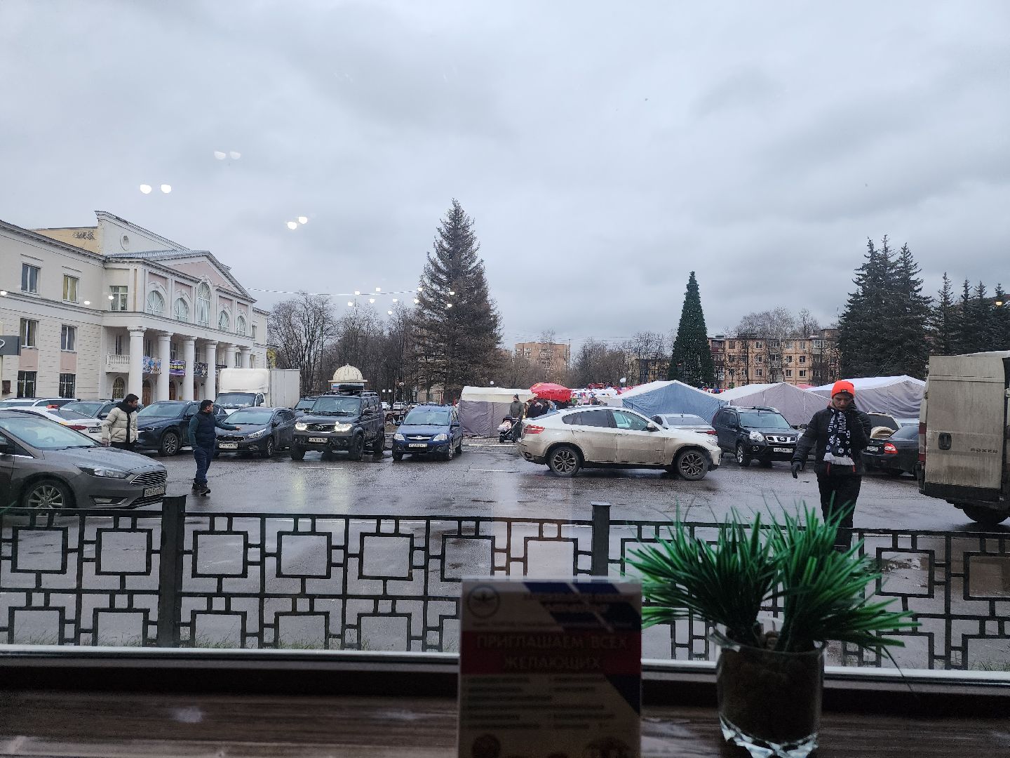 долгопрудный, площадь собина, новогодняя ель, вертикалки,