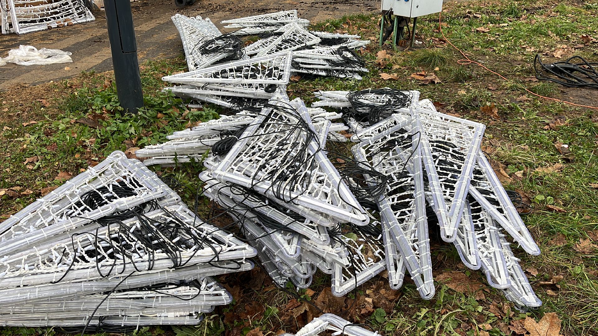 каток в парке, каток в центре города, парк пехорка, зима, зима 2024-2025, зима близко, зима в парках,вертикалка, вертикальное видео,