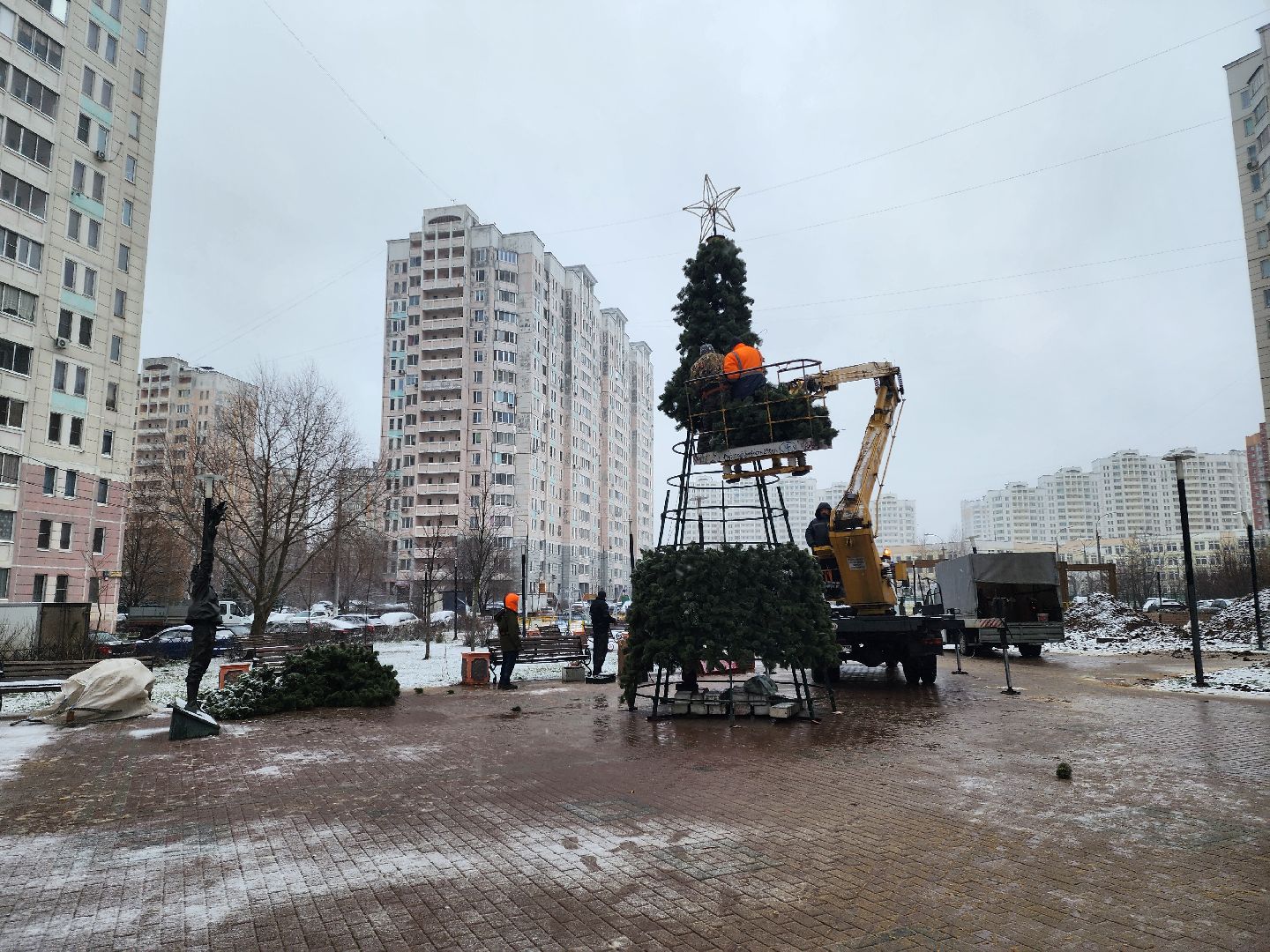 подольск, новый год, установка елок, украшение города, праздник,