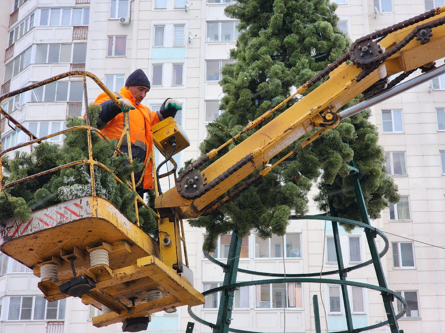 подольск, новый год, установка елок, украшение города, праздник,