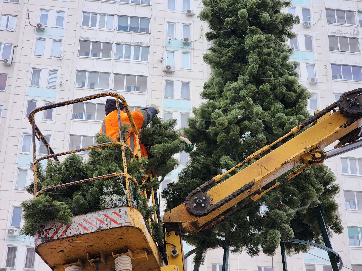 подольск, новый год, установка елок, украшение города, праздник,