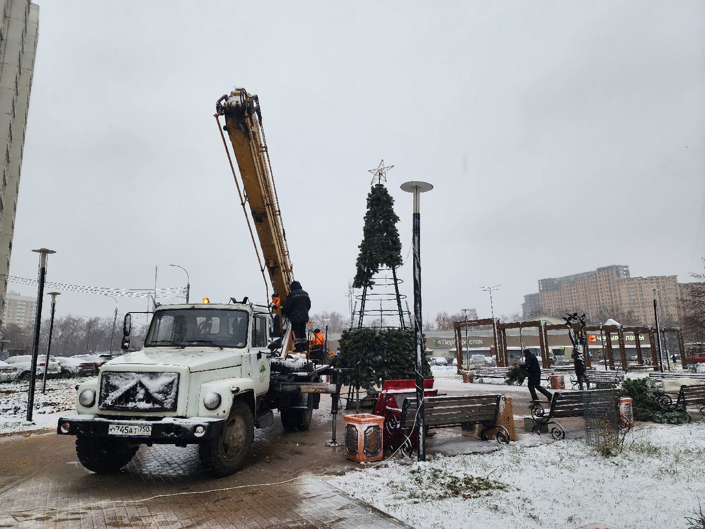 подольск, новый год, установка елок, украшение города, праздник,