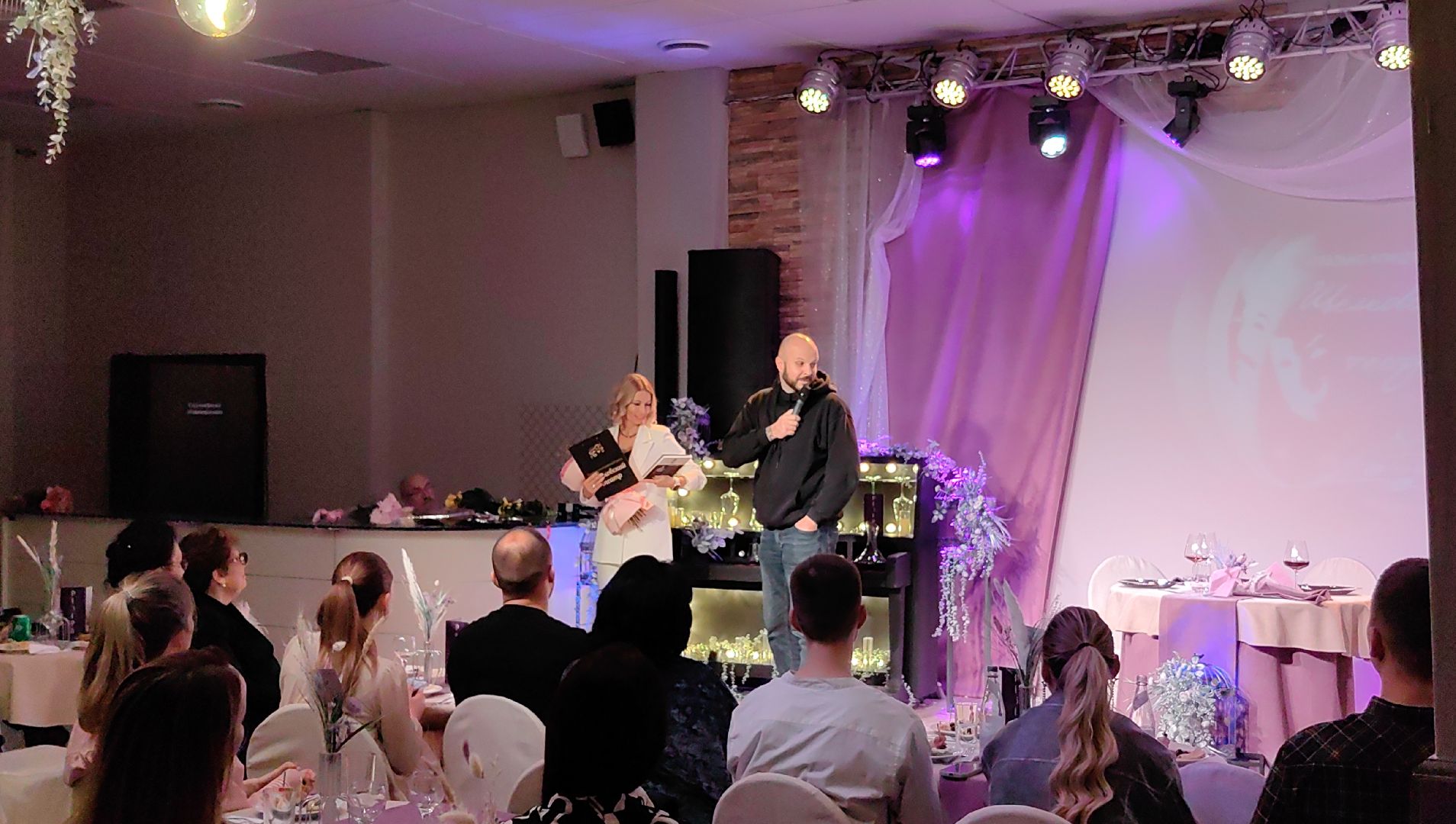 премьера спектакля, театр, актер, живая музыка, вертикалки