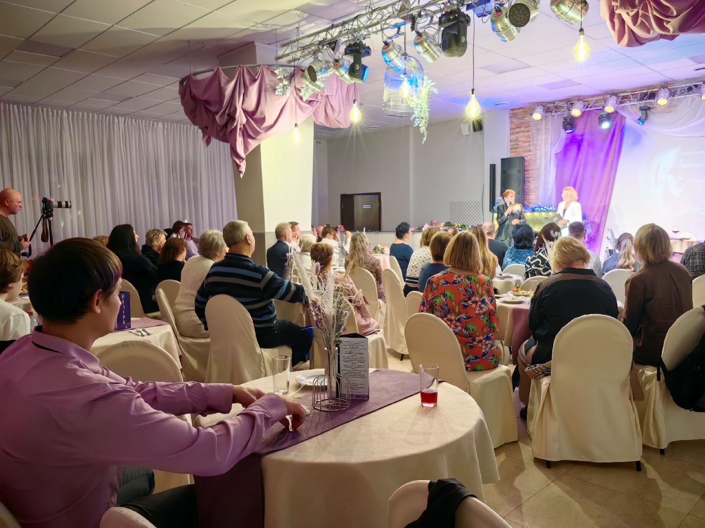 премьера спектакля, театр, актер, живая музыка, вертикалки