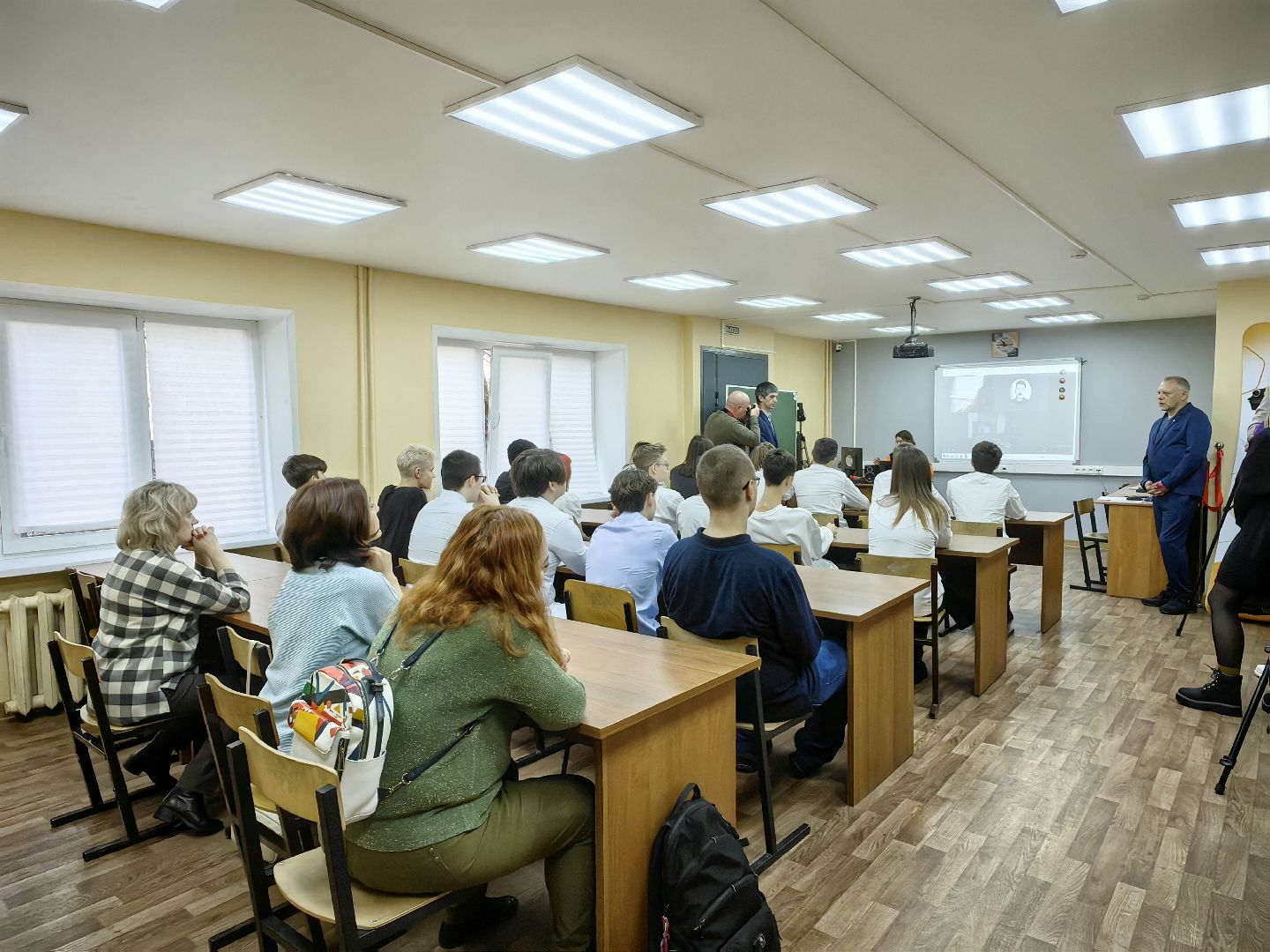 студент, колледж, ИТ-продукт, российская разработка, лаборатория, вертикалки