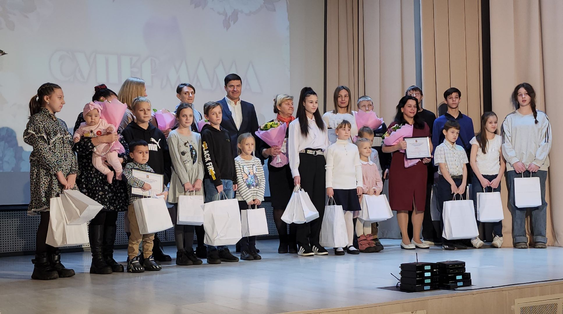 люберцы, многодетная мама, участник сво, глава городского округа люберцы владимир волков, вертикалка,